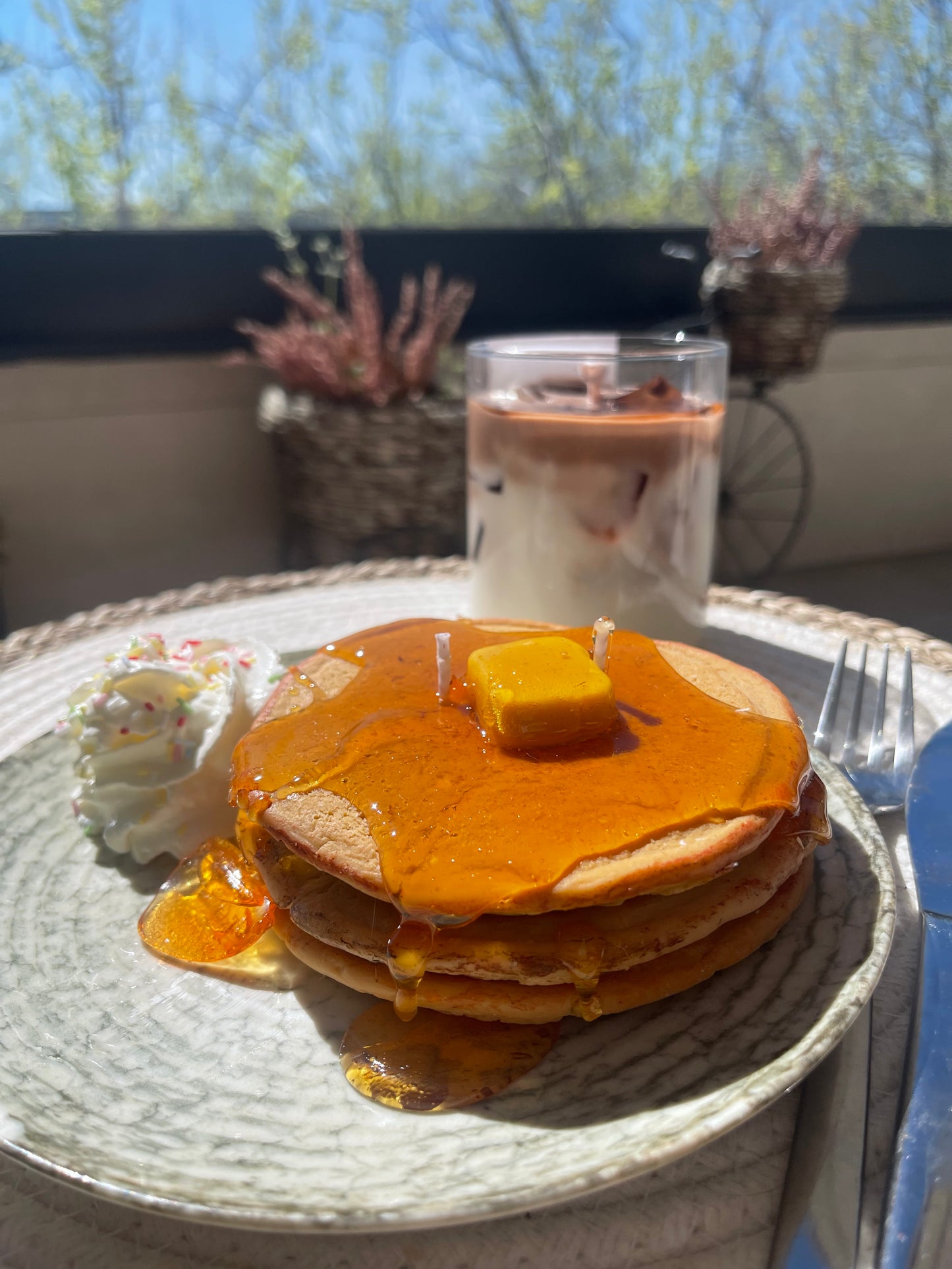 Vela Tortitas con Mantequilla y Sirope